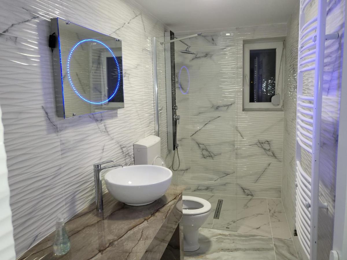 Vila Ana Cu Terasa Gratar Si Jacuzzi Villa Satu Mare Esterno foto