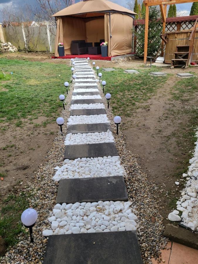 Vila Ana Cu Terasa Gratar Si Jacuzzi Villa Satu Mare Esterno foto